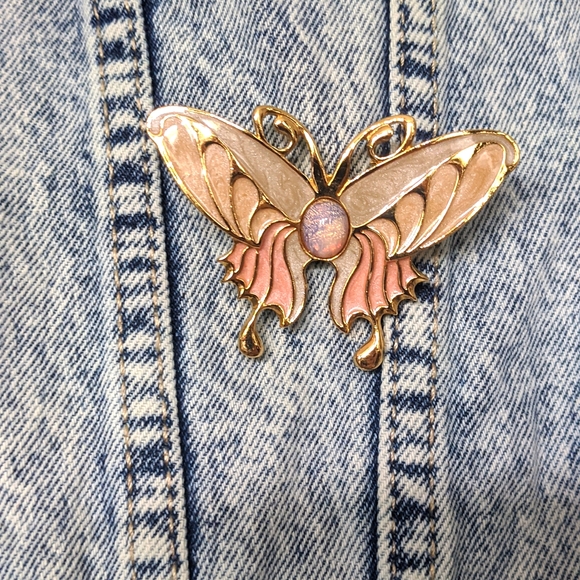 Custom Denim Jacket with 30 pins! - Picture 4 of 14